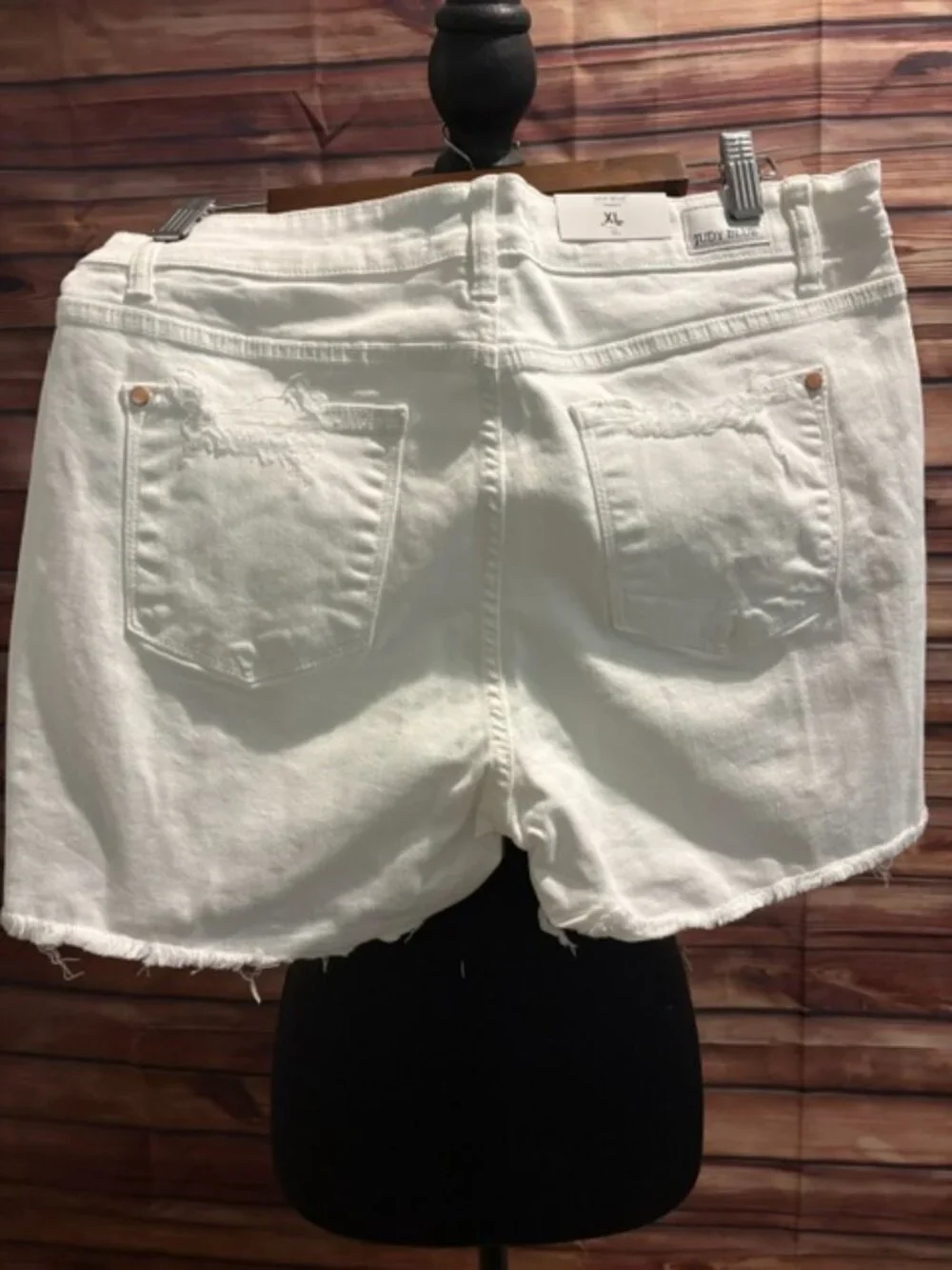 Judy Blue XL White Distressed Shark Bite Frayed Hem Shorts High Rise NWT JB15212